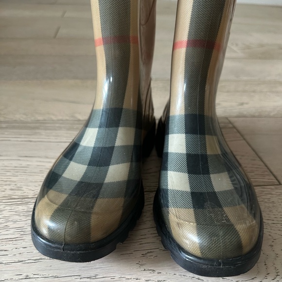 BURBERRY TALL SUPER NOVA CHECK PLAID RUBBER RAINBOOTS SIZE 36 / 6 - Picture 10 of 16